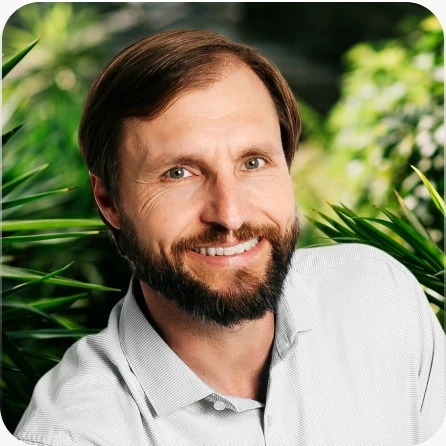 Além da superficialidade: Neurocientista divulga livro com 365 reflexões práticas para o verdadeiro domínio das emoções