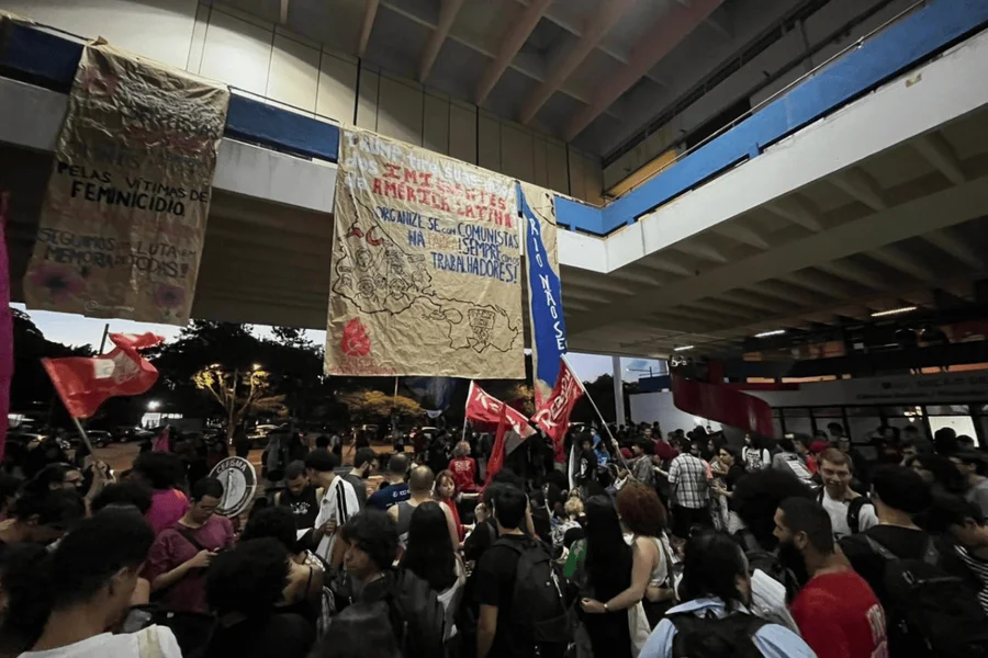 Greve na Universidade de São Paulo paralisa 104 cursos contra precarização