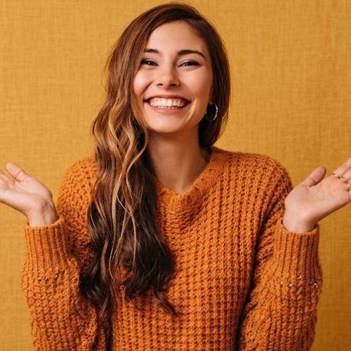 O segredo do “sorrisão”: Neurocientista explica como o equilíbrio intestinal governa a alegria e a resiliência