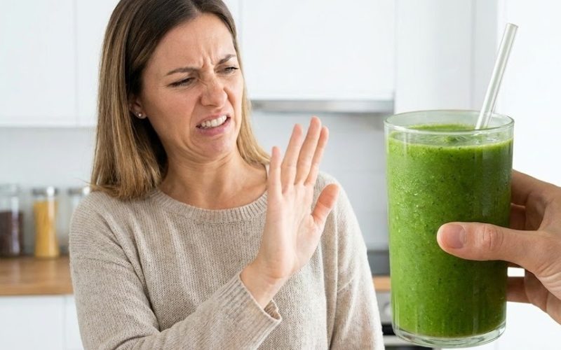 Por que o suco detox pode ser um erro? Fitoterapeuta explica a ciência por trás do metabolismo travado no início do ano
