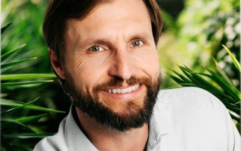 Além da superficialidade: Neurocientista divulga livro com 365 reflexões práticas para o verdadeiro domínio das emoções