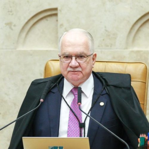 “Ou o STF se autolimita, ou o limite virá de poder externo”, afirma ministro Edson Fachin