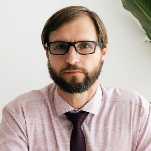 “O país mais ansioso do mundo”: Fitoterapeuta alerta que a origem do problema no Brasil pode não estar na cabeça, mas na barriga