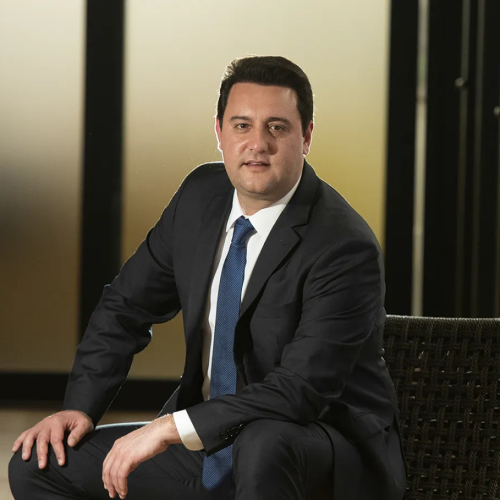 O Fenômeno Ratinho Junior: A Gestão que Conquistou o Paraná e Mira o Equilíbrio Nacional