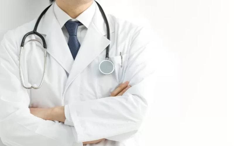 Crise na Medicina: CFM Tenta Bloquear Registro de 13 Mil Médicos com Notas Baixas no Enamed