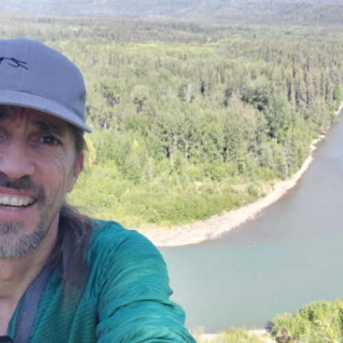 Brasileiro salva 15 alunos durante tiroteio em massa no Canadá