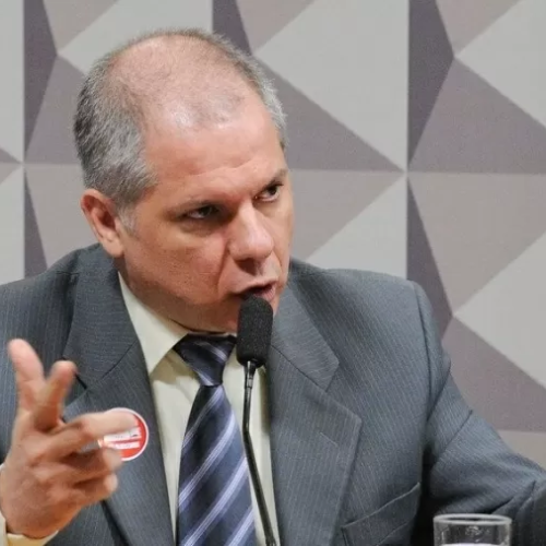 PF Identifica Repasses de R$ 4 Milhões a Ex-Presidente do INSS em Esquema de Propina