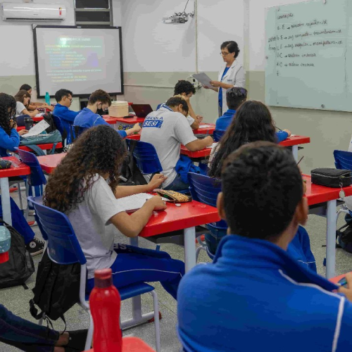 Censo Escolar 2025: Brasil Registra Queda de 1 Milhão de Matrículas e Menor Número de Alunos no Ensino Médio do Século