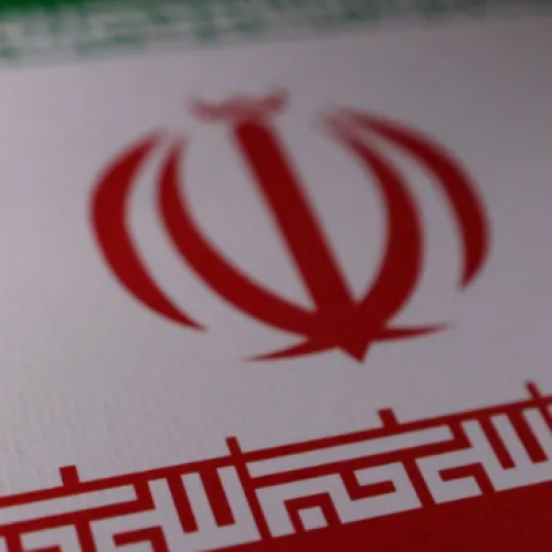 Irã fecha portas para diálogo direto com Washington e sobe o tom contra Trump