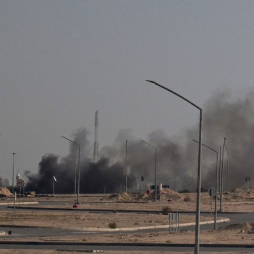 Tensão no Golfo: Defesa do Kuwait abate caças dos EUA por engano e embaixada entra em confinamento