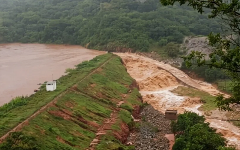 Alerta Vermelho em Minas: Risco de rompimento de barragem força evacuação em Porteirinha