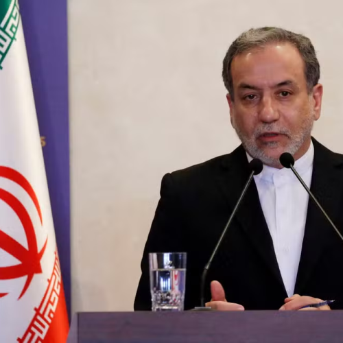 Irã nega pedido de cessar-fogo e mantém restrições no Estreito de Ormuz