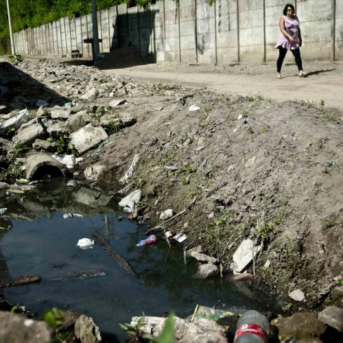 Apenas três das maiores cidades brasileiras alcançam 100% de coleta de esgoto