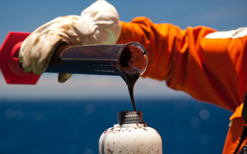 Alta do petróleo gera incerteza sobre o primeiro corte da Selic desde 2024