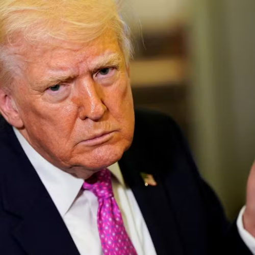 Trump sinaliza saída “muito rápida” do Irã, mas mantém ameaça de ataques pontuais