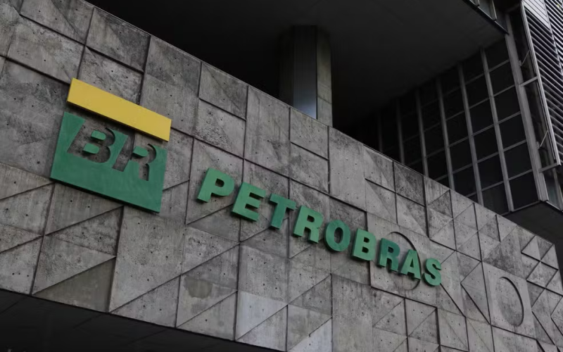 Petrobras eleva preço do querosene de aviação em 55% e pressiona tarifas aéreas