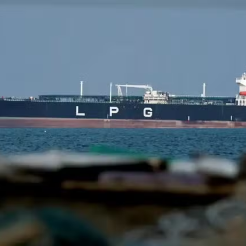 Guarda Revolucionária do Irã anuncia rotas alternativas sob ameaça de minas no Estreito de Ormuz