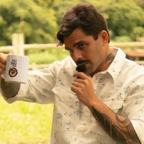 Influenciador “Café com Teu Pai” é denunciado ao MPF por discursos de misoginia