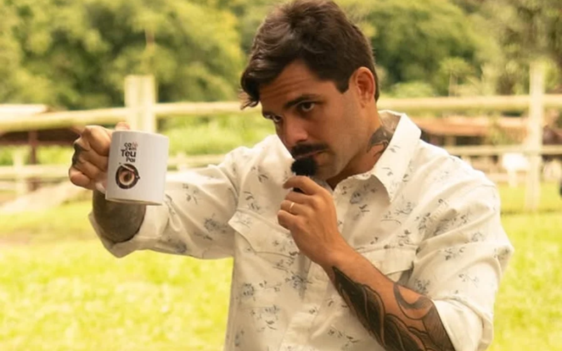 Influenciador “Café com Teu Pai” é denunciado ao MPF por discursos de misoginia