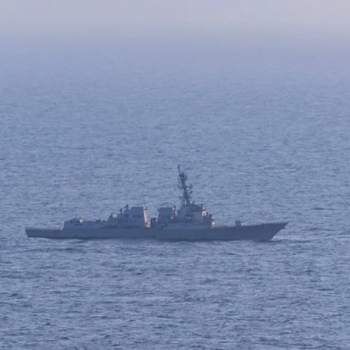 Bloqueio de Ormuz pelos EUA testa postura moderada da China