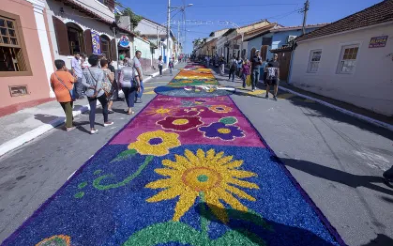 Quando cai Corpus Christi? Entenda por que a data muda todo ano