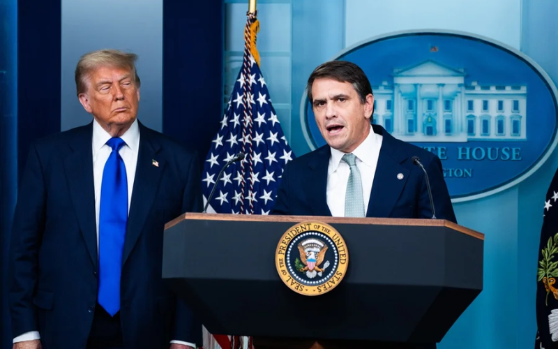 Trump indica ex-advogado pessoal para assumir Procuradoria-Geral dos EUA