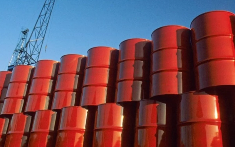 Petróleo recua mais de 4% após anúncio de acordo de paz entre EUA e Irã