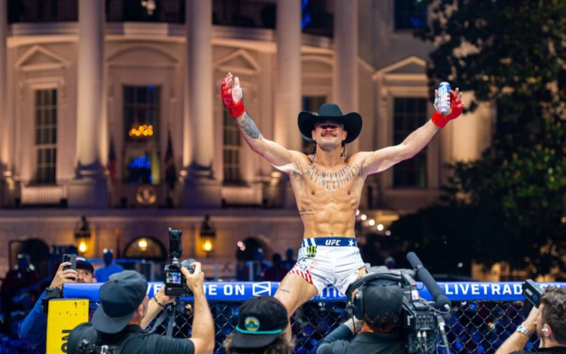 Diego Lopes vence por nocaute em evento histórico do UFC na Casa Branca