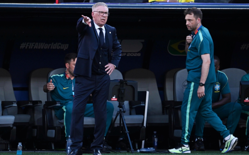 Ancelotti pede apoio da torcida após empate do Brasil na estreia da Copa
