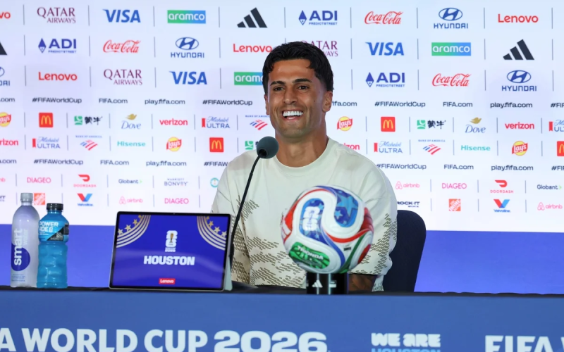 João Cancelo sai em defesa de Neymar e Cristiano Ronaldo durante a Copa do Mundo