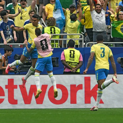 Brasil leva susto, vira sobre o Japão nos acréscimos e avança às oitavas da Copa do Mundo