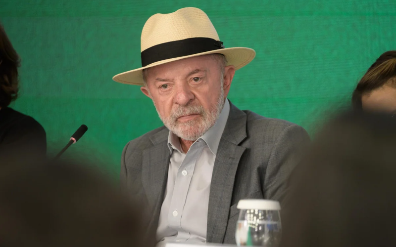 Lula critica coordenador de campanha de Flávio por tentar barrar fim da escala 6×1