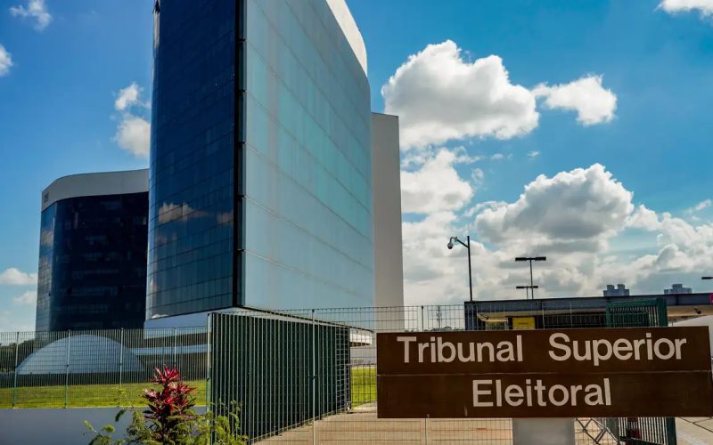 Mendonça rejeita ação contra reajuste do Bolsa Família sem analisar legalidade da medida