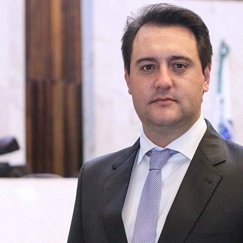 Com desistência de Tarcísio, Ratinho Junior ganha tração para 2026 e prepara terreno para candidatura ao Planalto