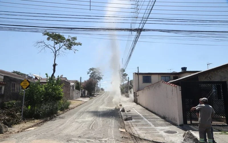 Fenômenos climáticos marcam a sexta-feira no Paraná