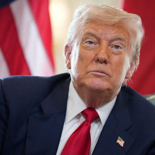 EUA e Irã à beira do confronto: Trump avalia invasão e mudança de regime